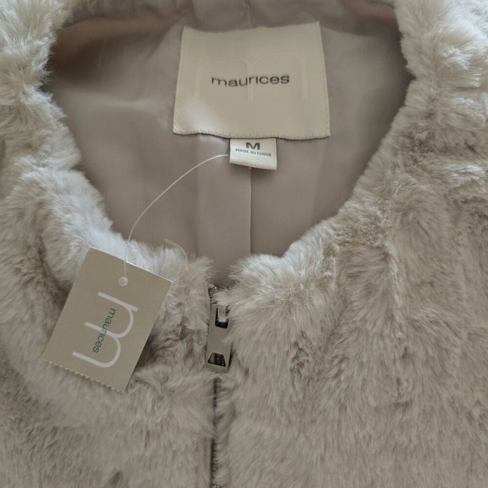 NWT Maurices Medium Light Beige Off-white Faux Fur Silky Lined Zip Vest Pockets